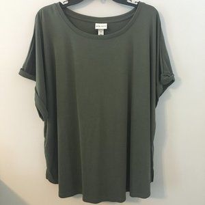 NWT Green Short Sleeve Tee